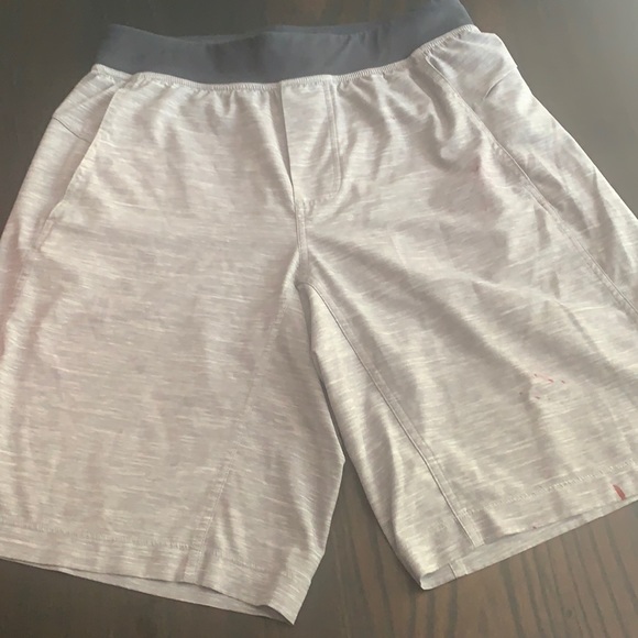 Lululemon T.H.E. Short *Linerless 11" - Picture 2 of 6